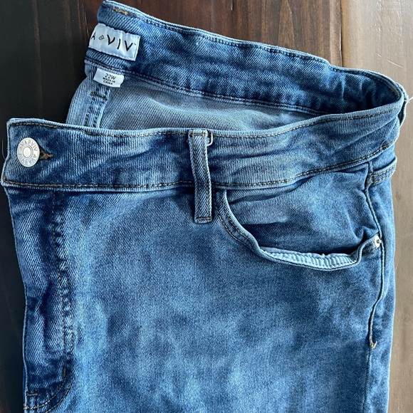 Plus Boyfriend Jeans - Picture 3 of 11